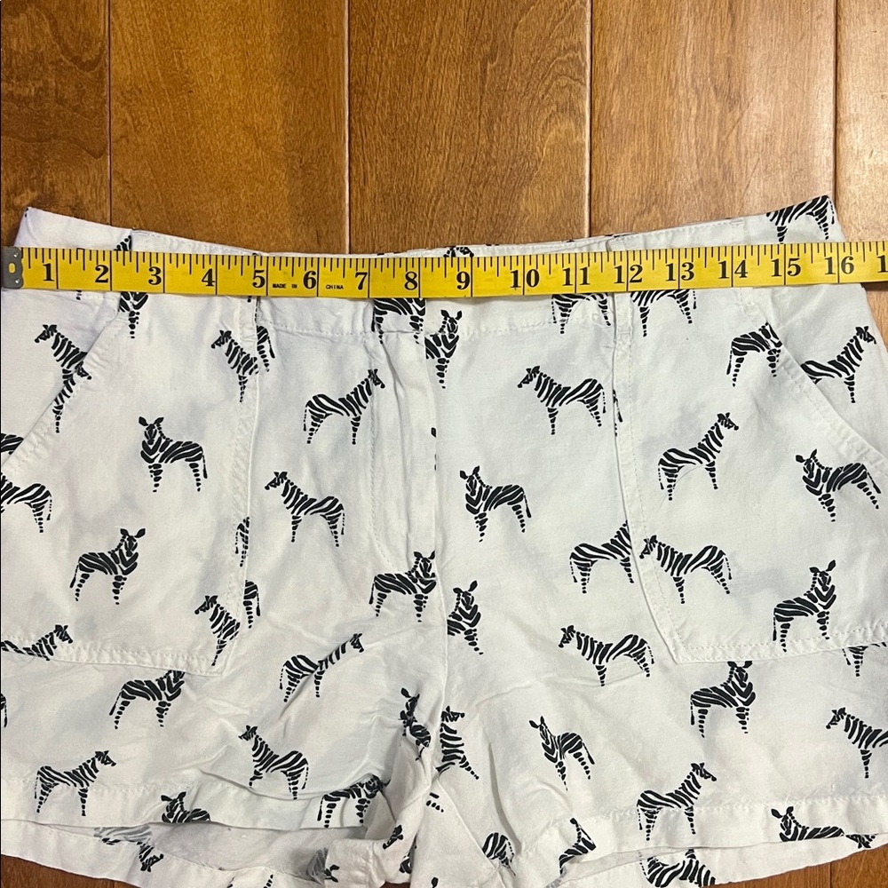 LOFT Zebra Print Linen Blend Shorts Size 2 Black White Safari Resort Summer - Picture 4 of 9